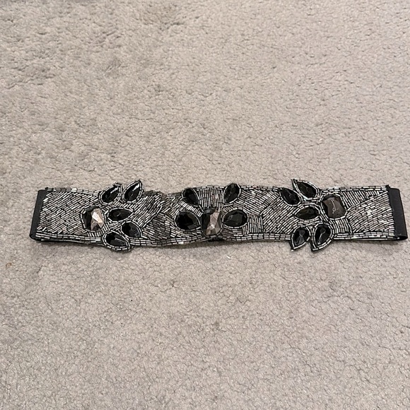 Beaded Snap on Belt - Picture 2 of 3